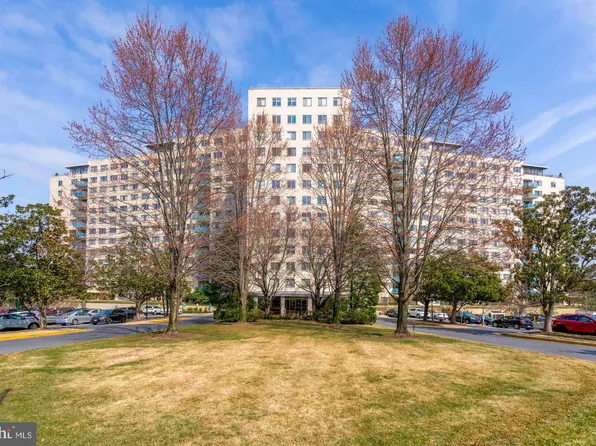 10201 Grosvenor Pl APT 1406, Rockville, MD 20852