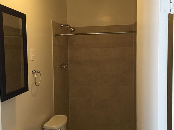 4th image of 923 W Waveland Ave #52cdb4tmv