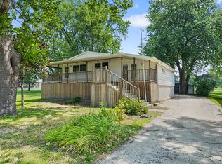 524 N 6th St, Watseka, IL 60970
