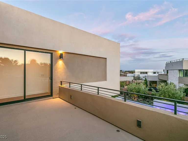 7385 Heron Canyon Ct — Photo 50