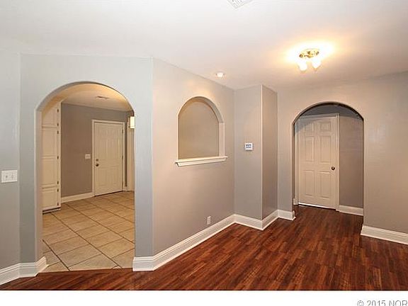 5th image of 1145 E Jackson Ave