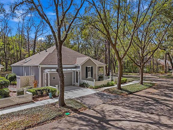 2nd image of 10067 SW 52nd Rd