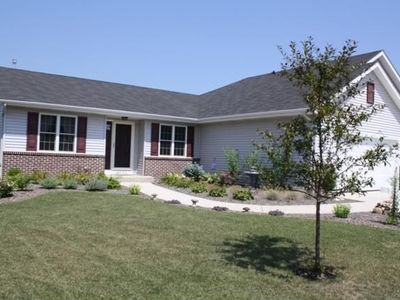 8206 Doe Glen Ct, Racine, WI, 53406