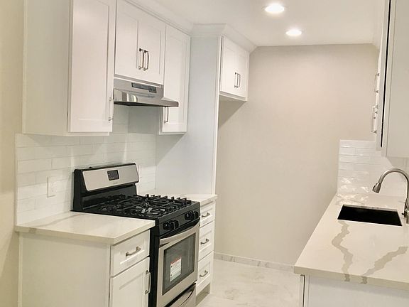 3rd image of 430 E San Jose Ave #L