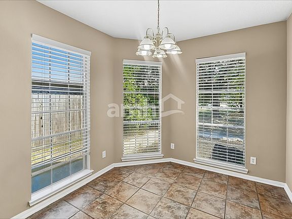 5th image of 710 Single Pine Ct