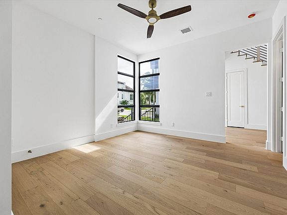 2nd image of 4537 Larch Ln