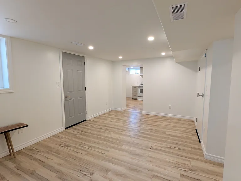 102 Kensington St #LOWER — Photo 5