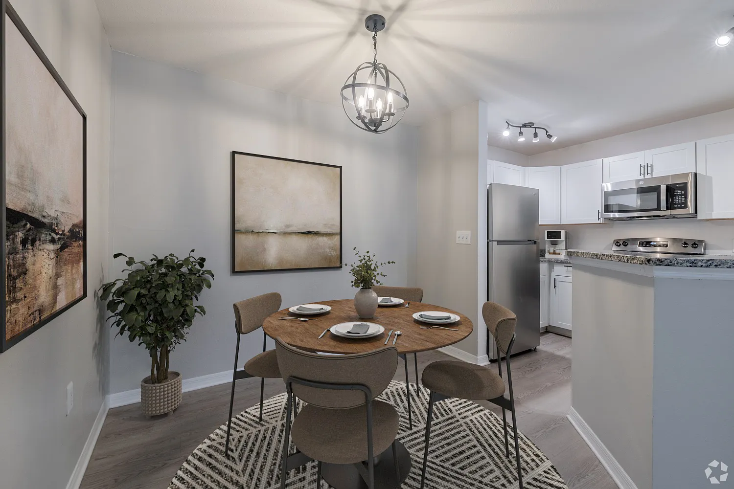 Royal Point Apartments — Photo 2