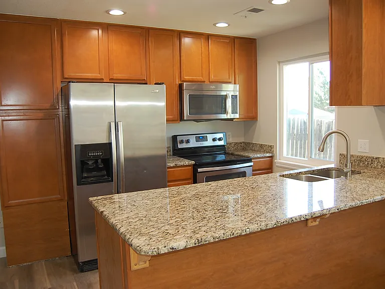 12655 Elm St — Photo 3