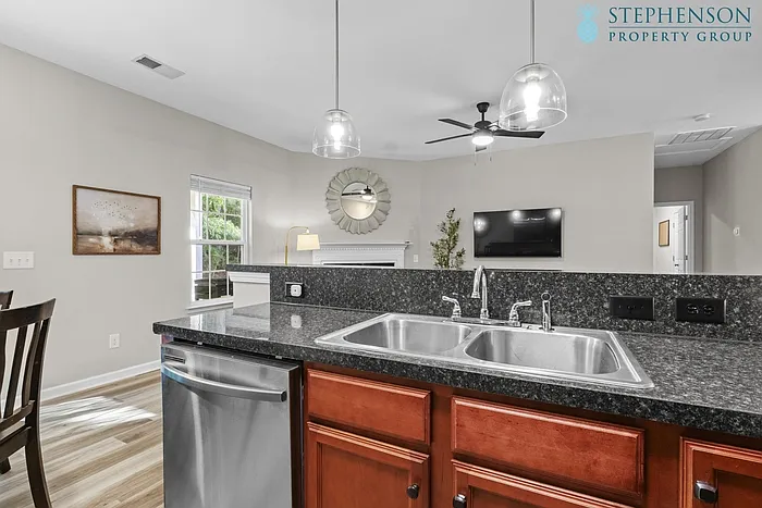 217 Whispering Oak Ln — Photo 7