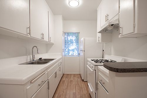 2nd image of 4221 McLaughlin Ave