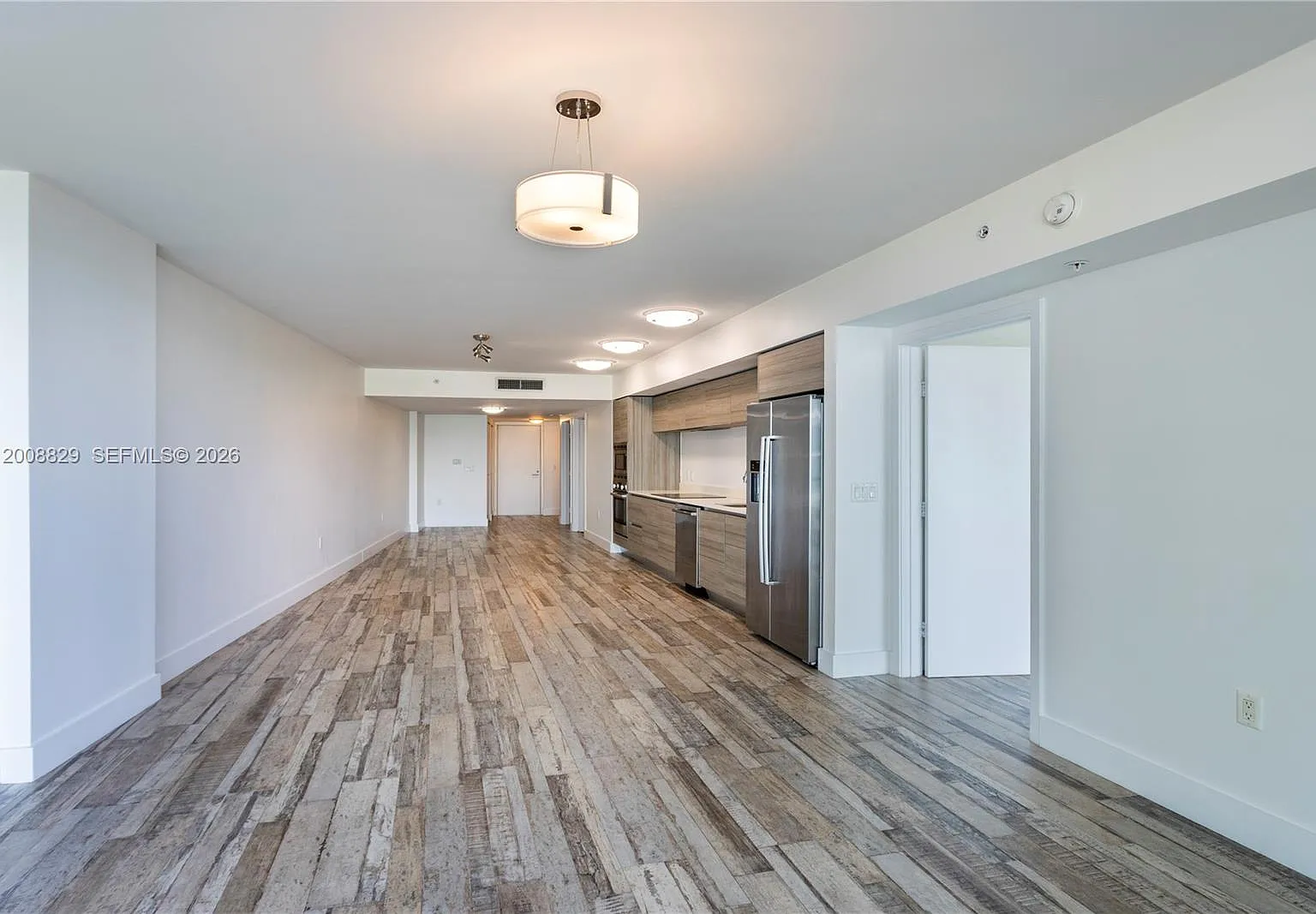 2 bed, $4,400 — Photo 3