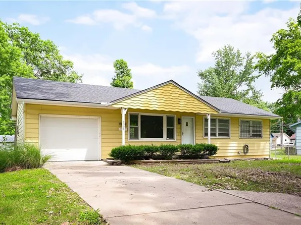 9009 Blue Ridge Blvd, Kansas City, MO 64138