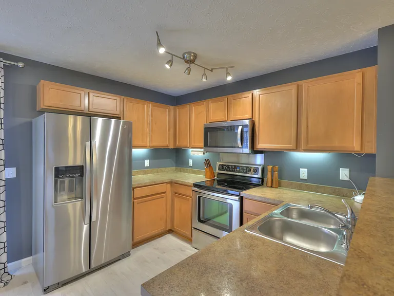 589 Bradburn Village Cir — Photo 12
