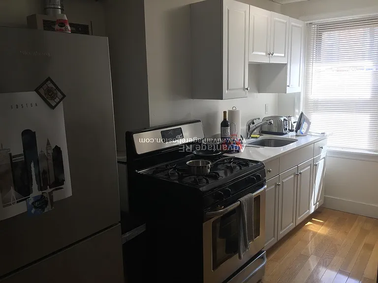 10 Wiget St #8 — Photo 11