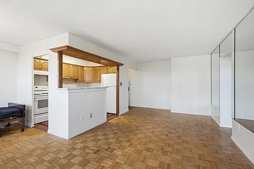 20 Edgecliff Golfway Photo 1