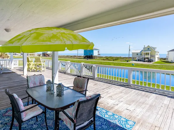 3174 Sea Castle Dr, Crystal Beach, TX 77650
