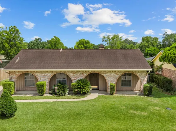 10507 Huntington Way Dr, Houston, TX 77099