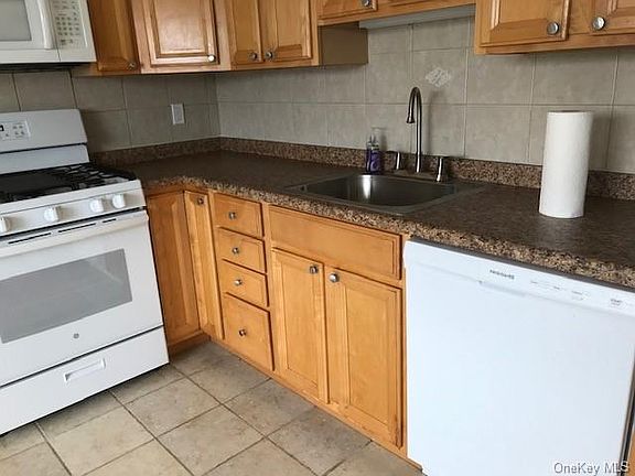 5th image of 85 Lakeview Ave