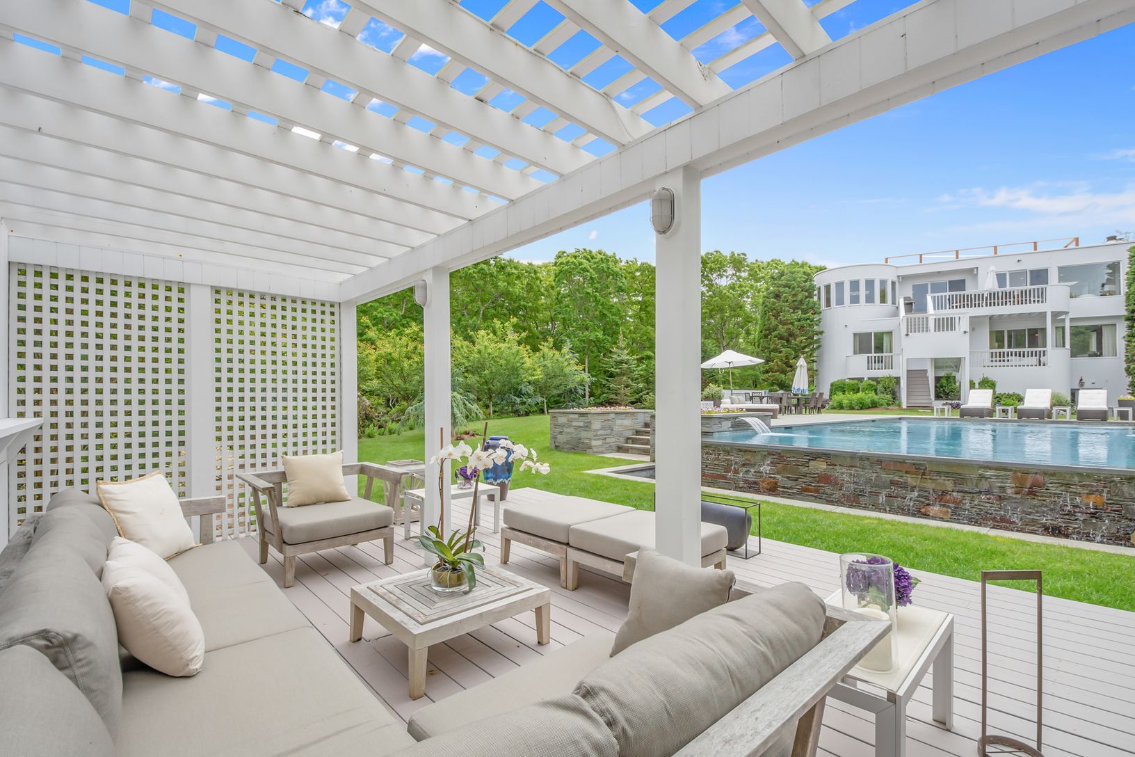  Pergola
