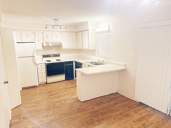 2nd image of 225 Dublin Dr