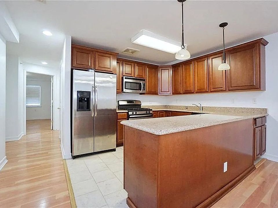 1st image of 10212 Rockaway Beach Blvd