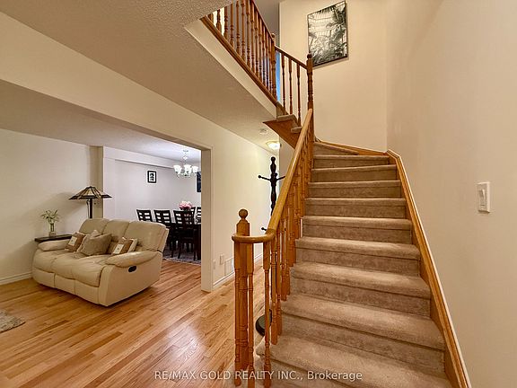 3rd image of 6879 Bansbridge Cres