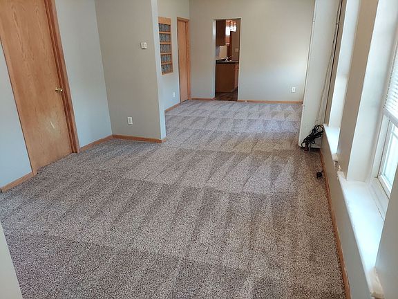 3rd image of 868 Westminster St APT 1