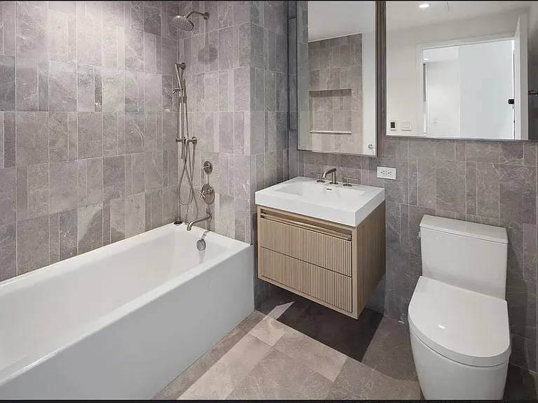 208 Delancey St #9D — Photo 7