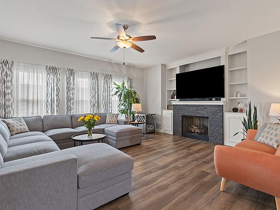 3rd image of 601 Estrella Dr