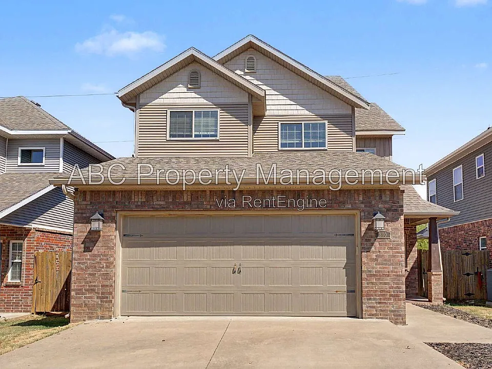 3110 SW Riverstone Ave