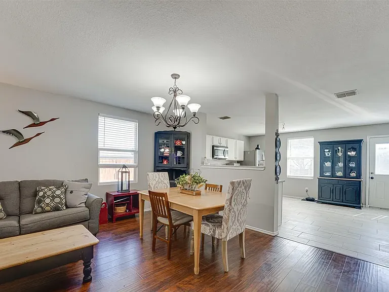605 Cottondale Ln — Photo 9