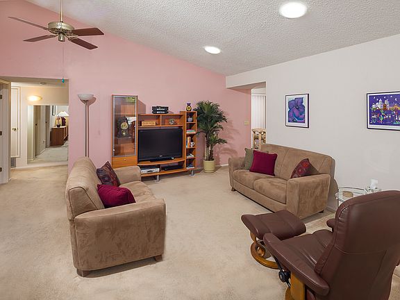 3rd image of 3225 N Sycamore Ave