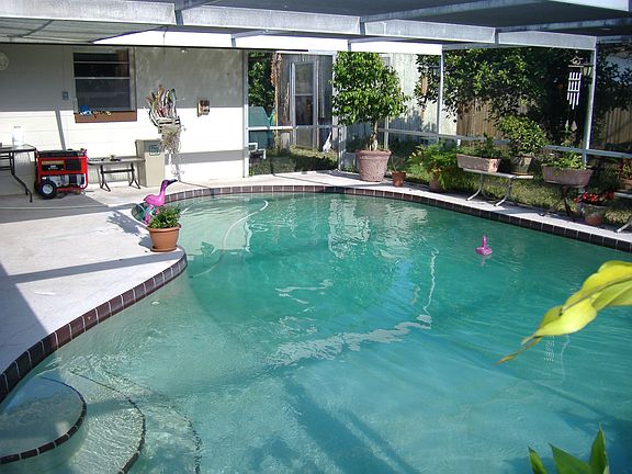 2nd image of 1653 Morgan Cir
