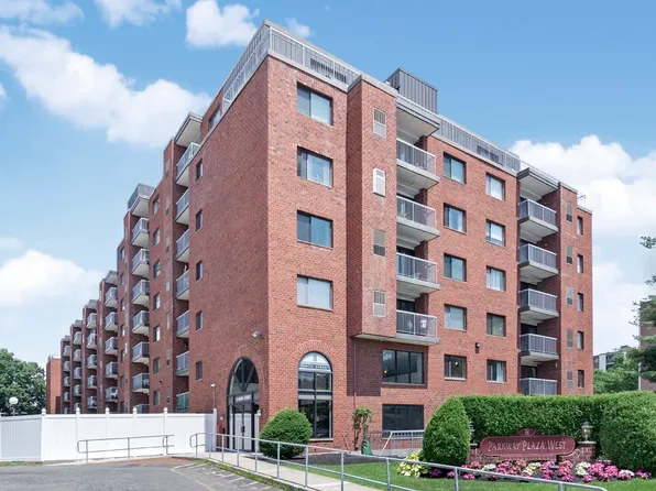 8 9th St APT 701, Medford, MA 02155