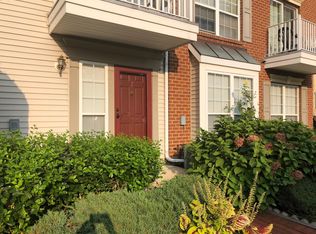 7 Crabapple Ct #52R, Jersey City, NJ 07305