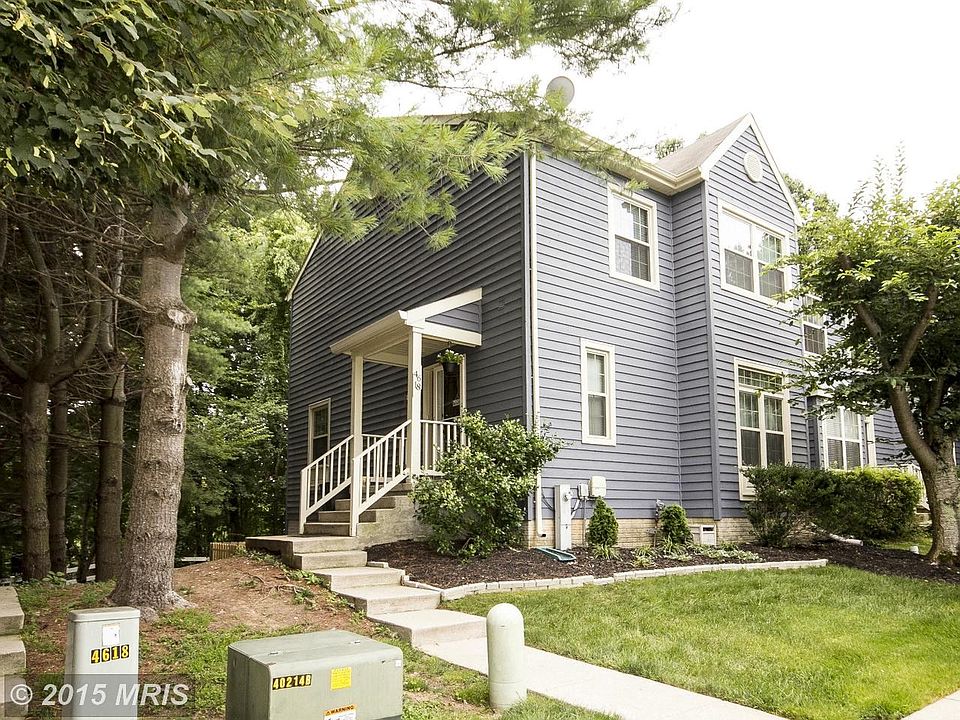 ENORMOUS End of Group Townhome