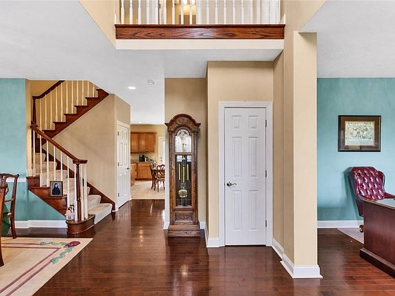 2nd image of 1010 Country Club Rd