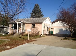 212 Adams St, Genoa, IL 60135