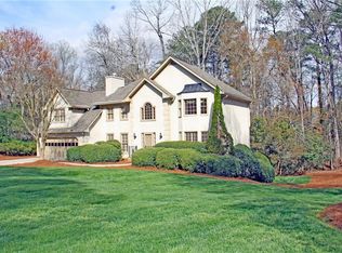 2070 Shallowford Park Mnr, Roswell, GA 30075