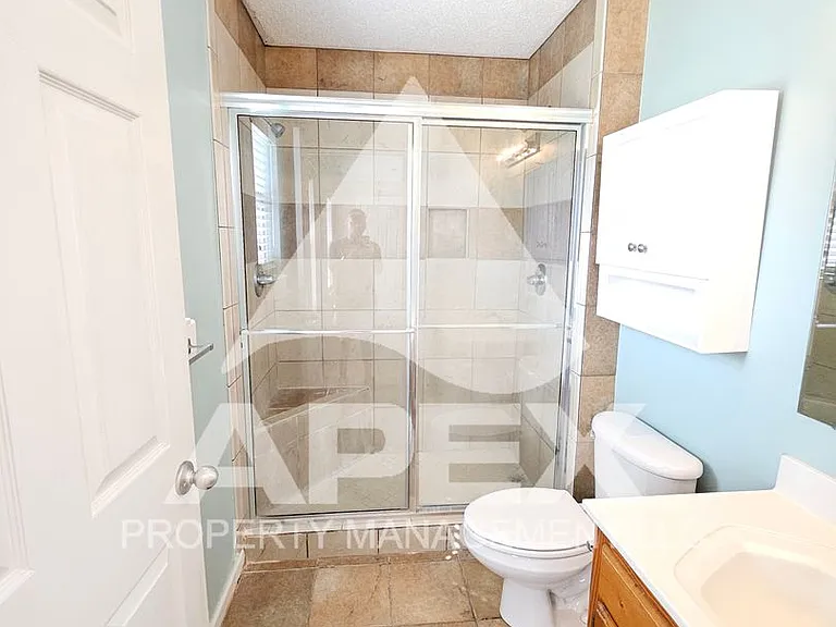 2528 Cinema Dr — Photo 17