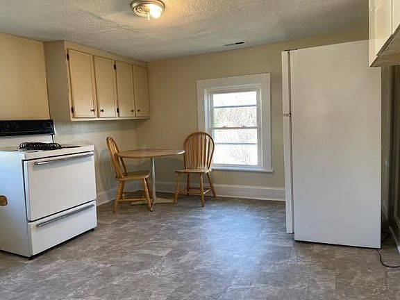 4th image of 702 Stewart Ave Se