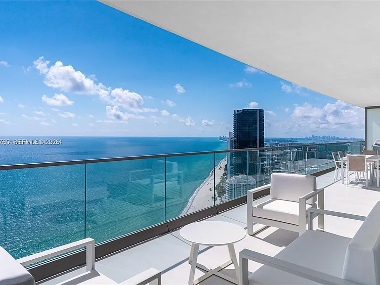 18975 Collins Ave #4600 — Photo 2
