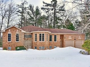 1 Downer Cres, Wasaga Beach, ON L9Z1B9