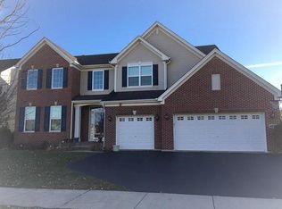 5887 Chatham Dr, Hoffman Estates, IL 60192