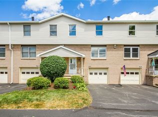 1165 Hampton Dr, Victor, NY 14564