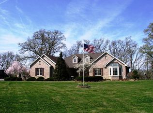 17608 W River Rd, Bowling Green, OH 43402