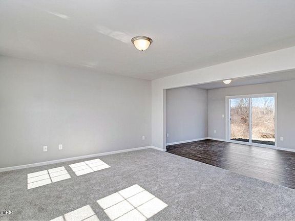 4th image of 605 E North St