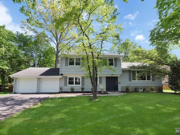 91 Wells Ct, Demarest, NJ 07627