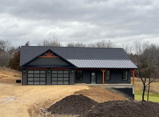 9 Linden Ct, Galena, IL 61036